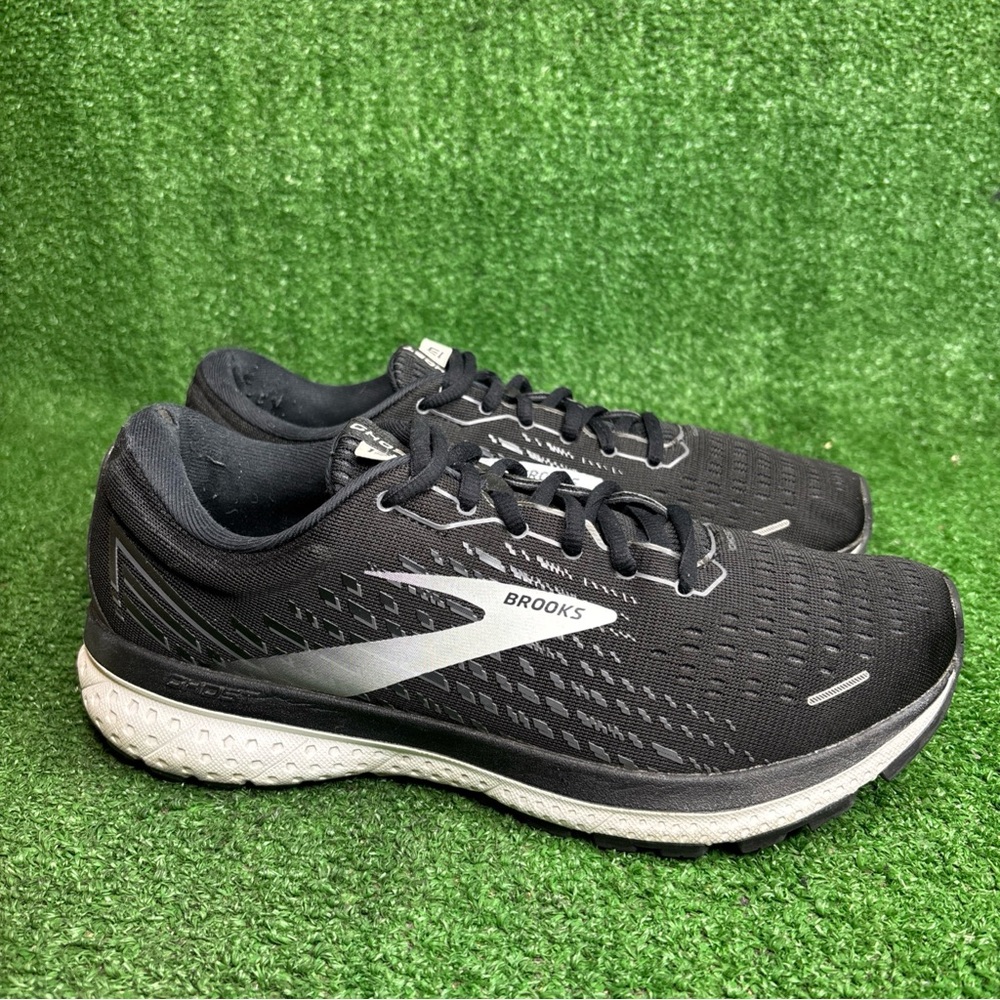 Brooks Womens Ghost 13 Black White Running Shoes Sneakers‎ Size 10.5 B